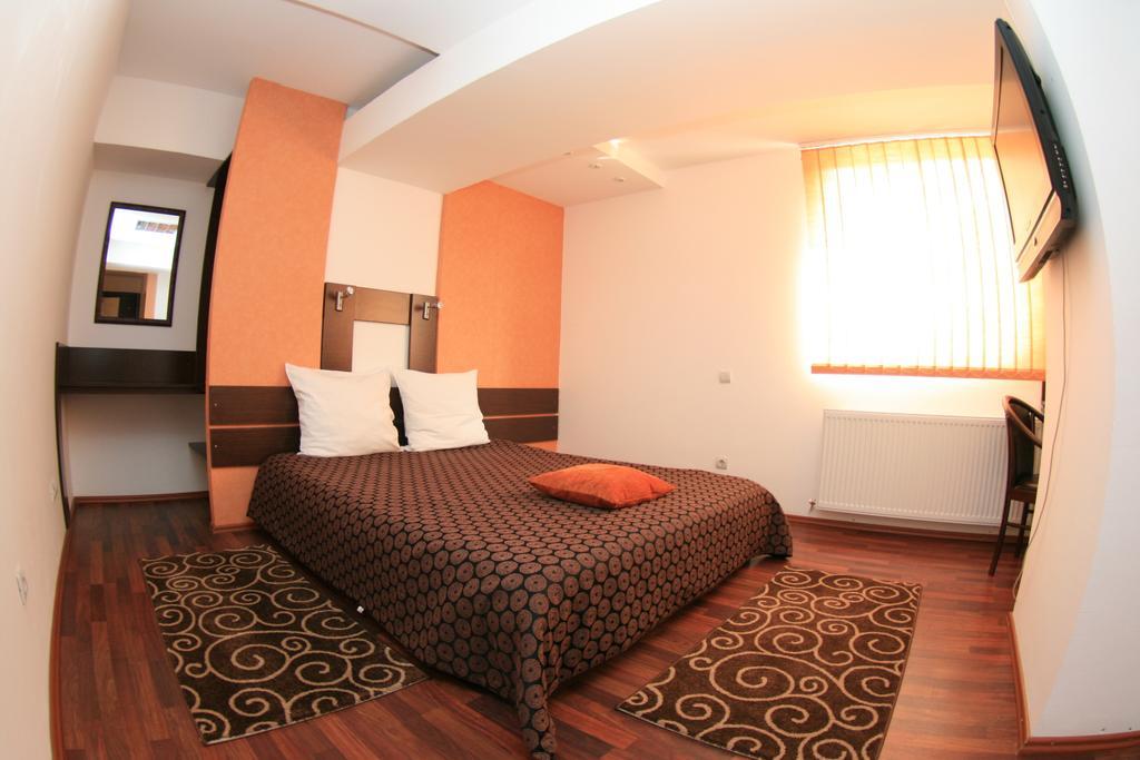 Pensiunea Studio Bacau Bagian luar foto